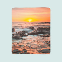 Laden Sie das Bild in den Galerie-Viewer, Foto-Kuscheldecke &quot;Sonnenuntergang&quot;
