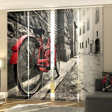 Laden Sie das Bild in den Galerie-Viewer, Foto-Schiebegardine &quot;rotes Fahrrad in der Stadt&quot;